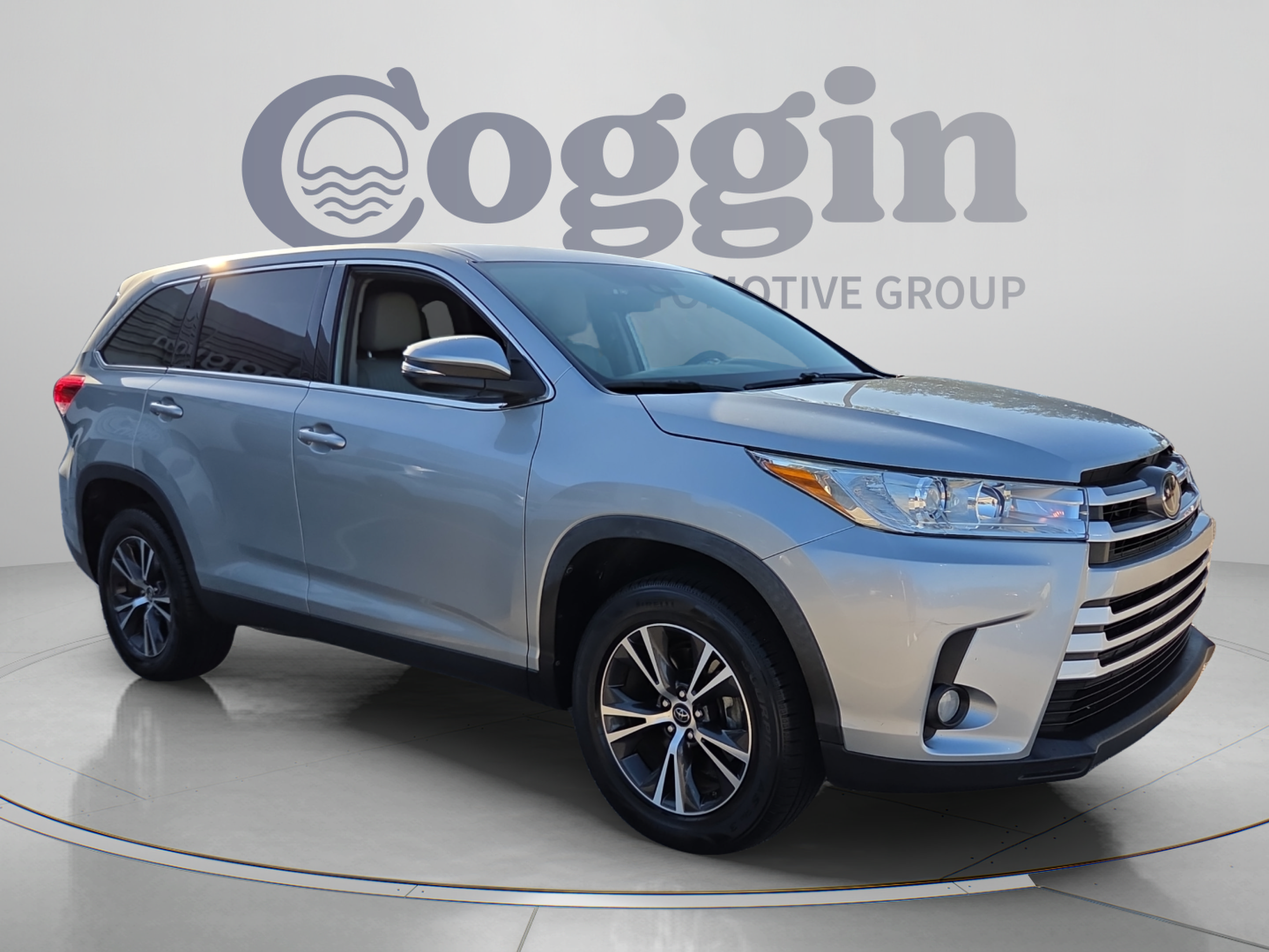 Used 2019 Toyota Highlander Plus FWD image 7