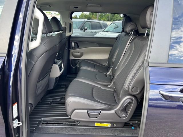 New 2026 Kia Carnival EX FWD image 8
