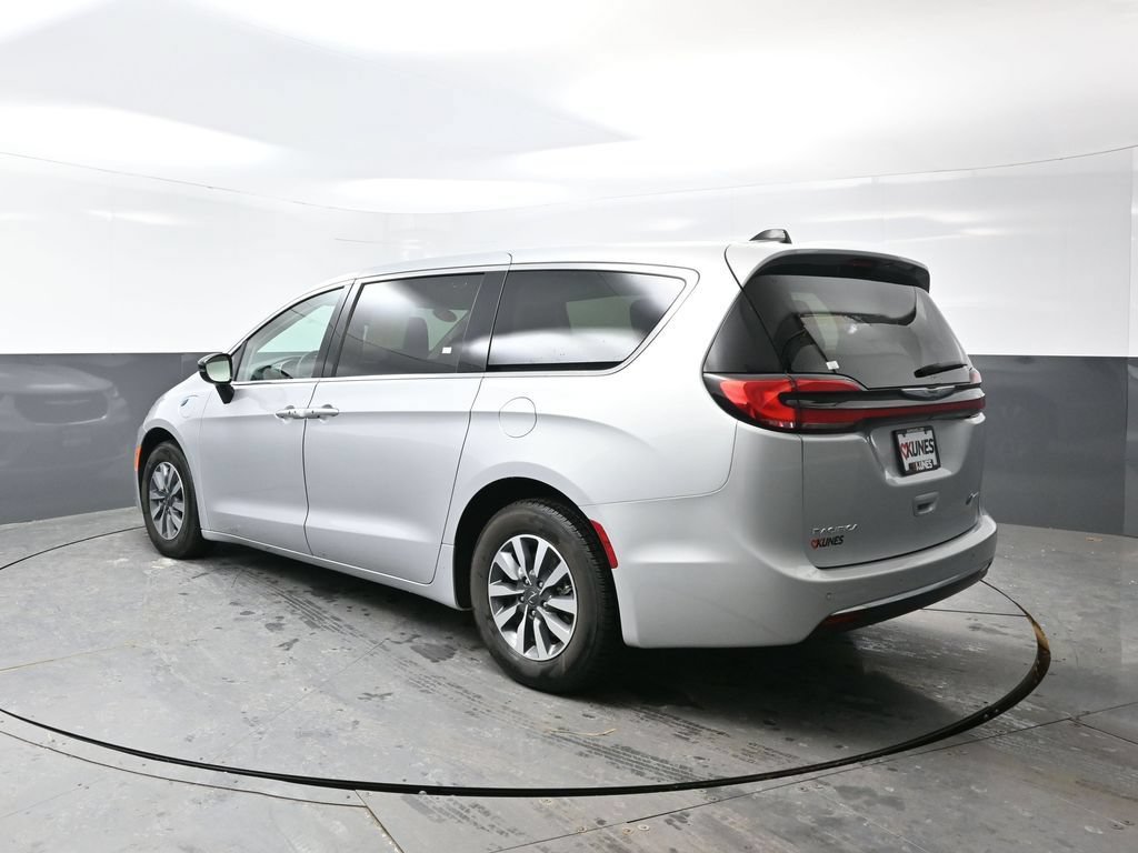 Used 2024 Chrysler Pacifica Limited FWD image 10