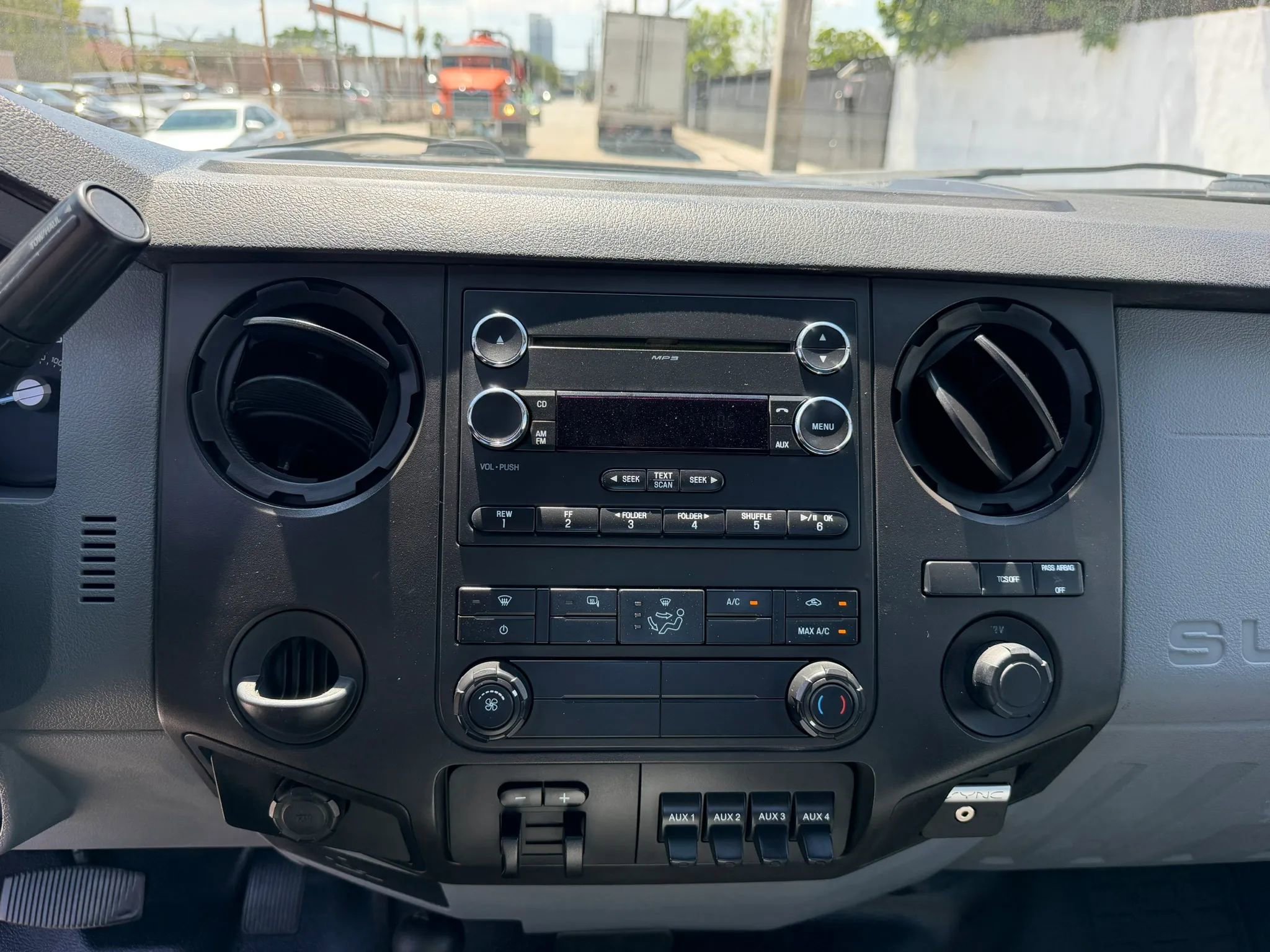 Used 2015 Ford F450 XL w/ Power Equipment Group AWD/4WD image 18