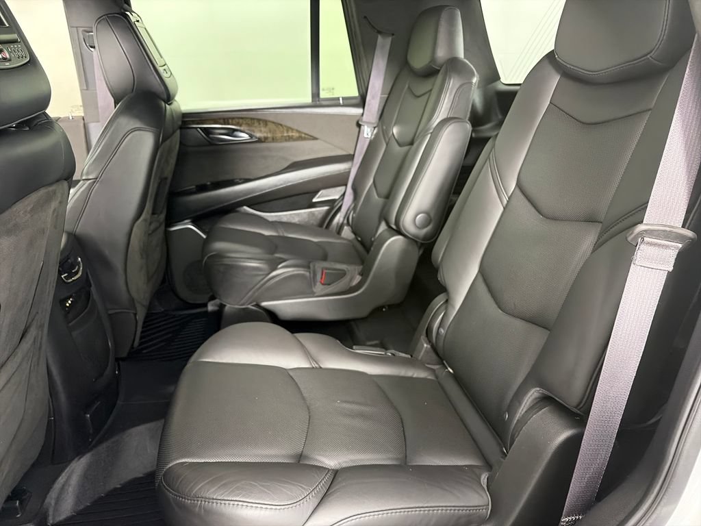 Used 2016 Cadillac Escalade Platinum AWD/4WD image 13