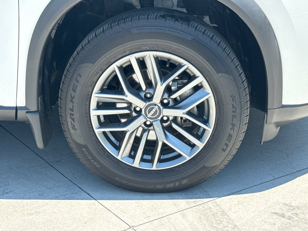 Used 2023 Nissan Rogue S FWD image 11