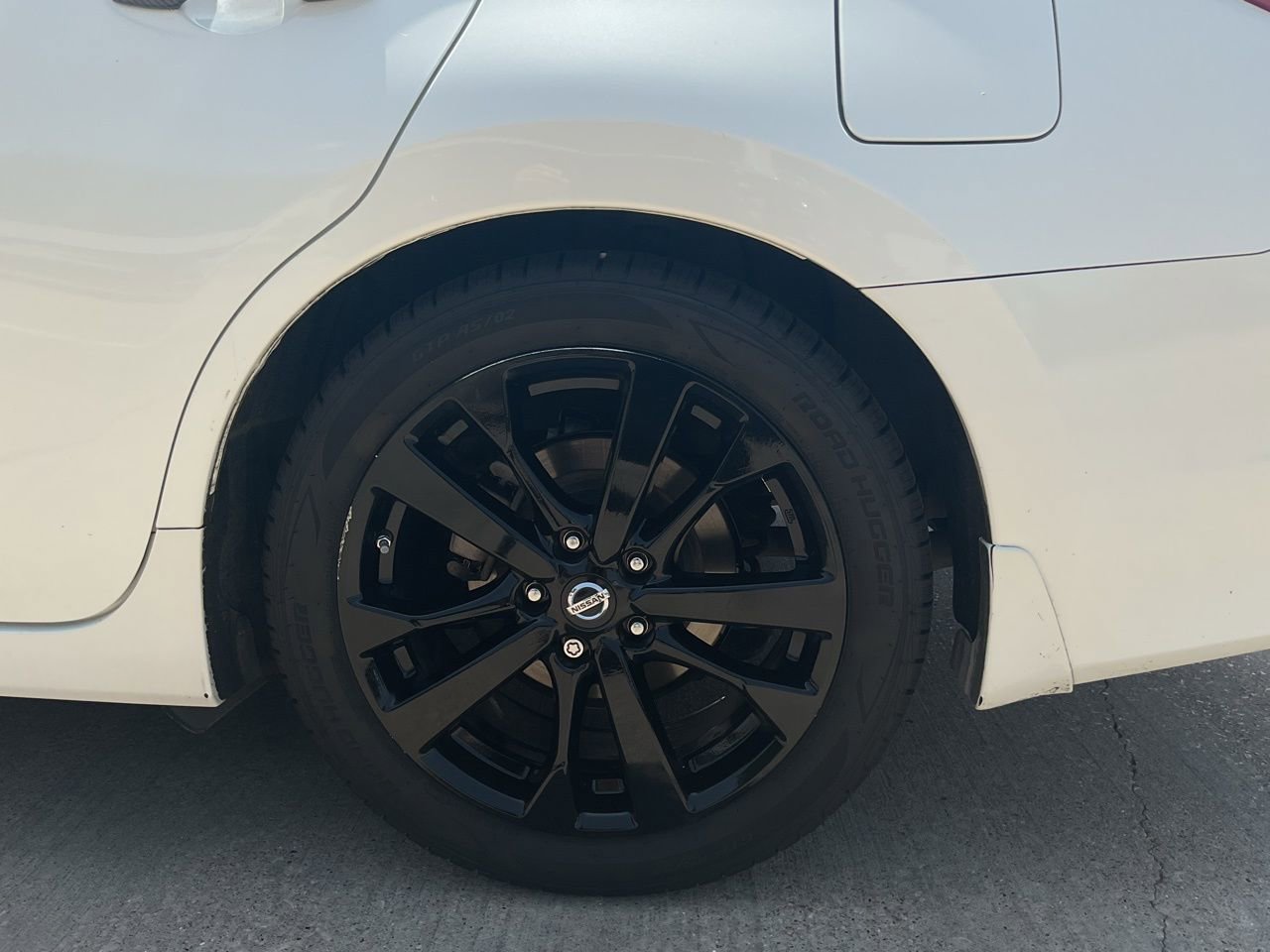Used 2018 Nissan Altima 2.5 SR w/ SR Midnight Edition FWD image 8