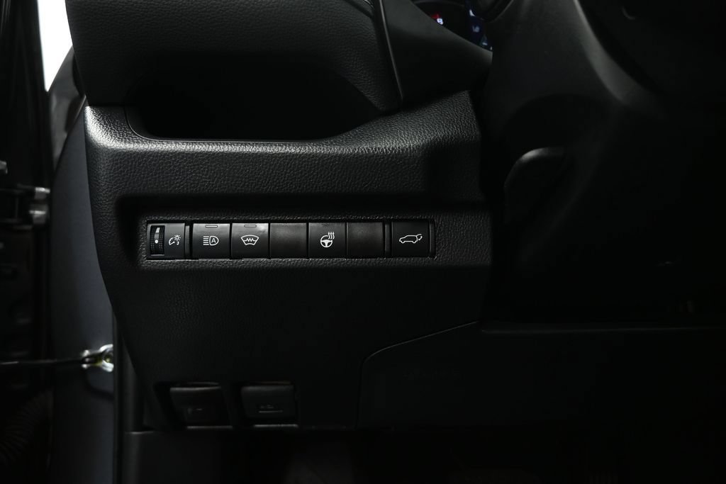 Used 2024 Toyota RAV4 XLE w/ Convenience Package FWD image 10