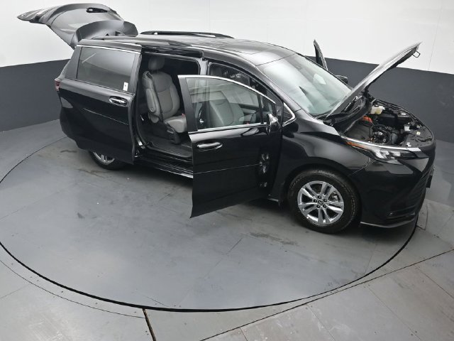 Certified 2026 Toyota Sienna XLE AWD/4WD image 54