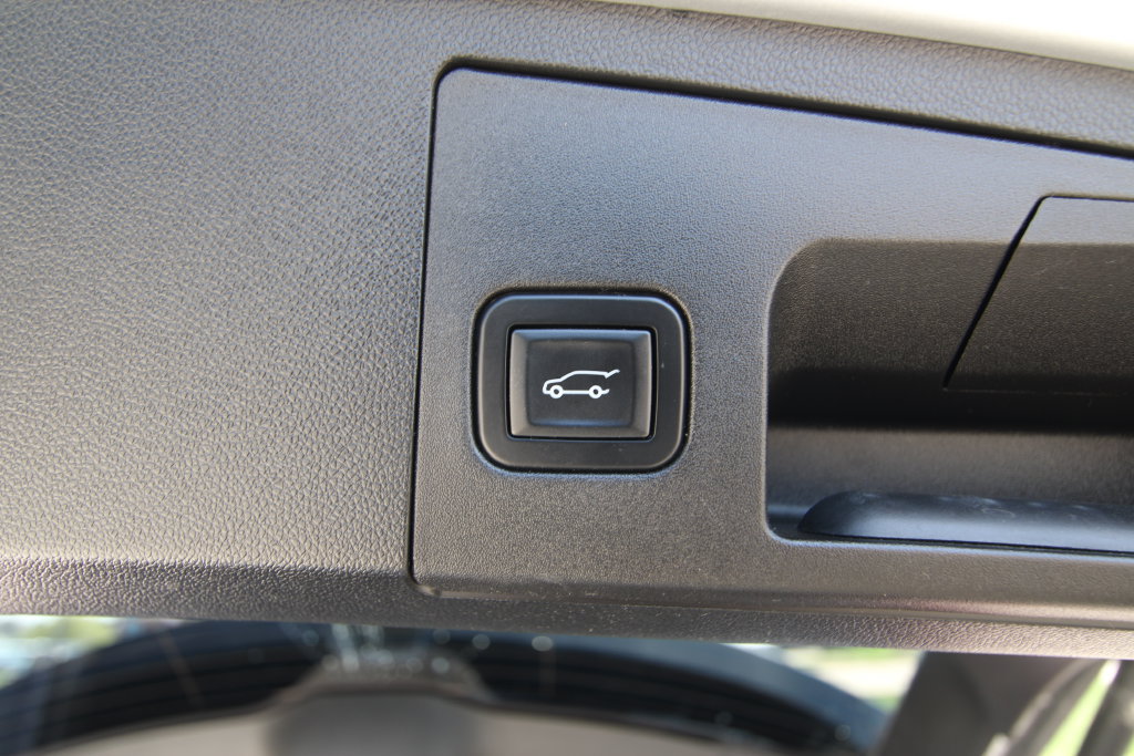 Used 2019 Cadillac XT4 Premium Luxury AWD/4WD image 38