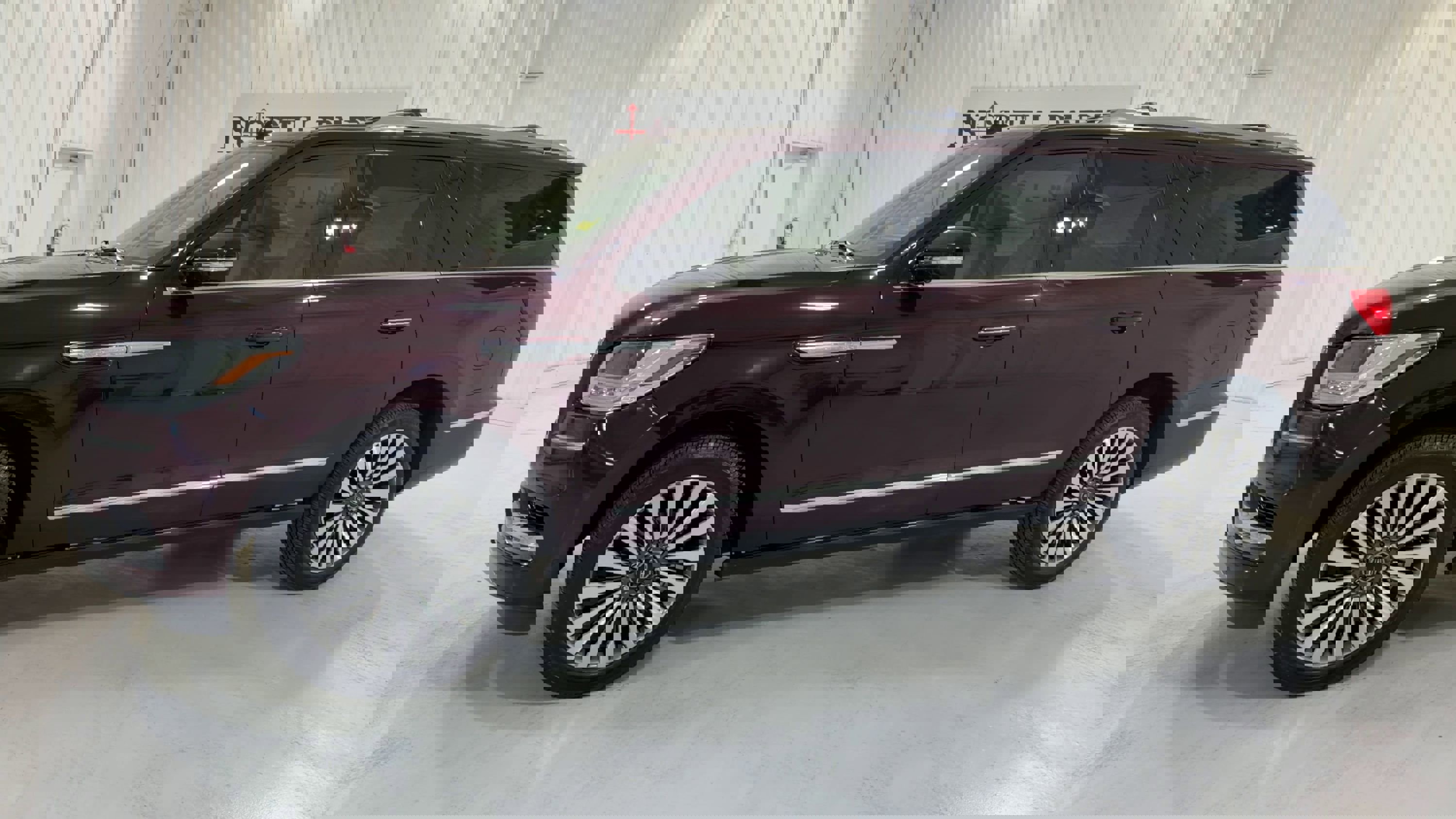 Used 2021 Lincoln Navigator L Reserve w/ Luxury Package image 6