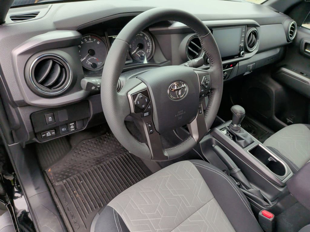 Used 2023 Toyota Tacoma TRD Sport w/ Technology Package AWD/4WD image 16
