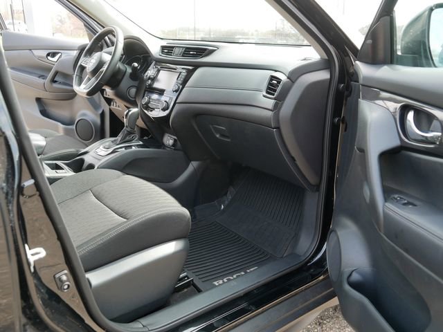 Used 2017 Nissan Rogue SV image 20