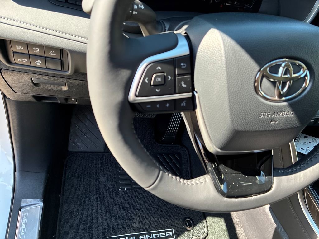 New 2026 Toyota Highlander Limited image 26