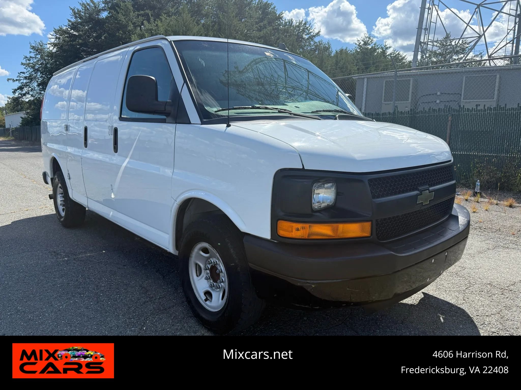 Used 2016 Chevrolet Express 2500 RWD image 1