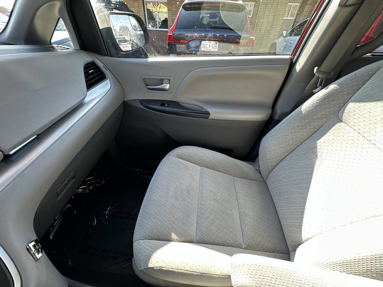 Used 2020 Toyota Sienna LE AWD/4WD image 22