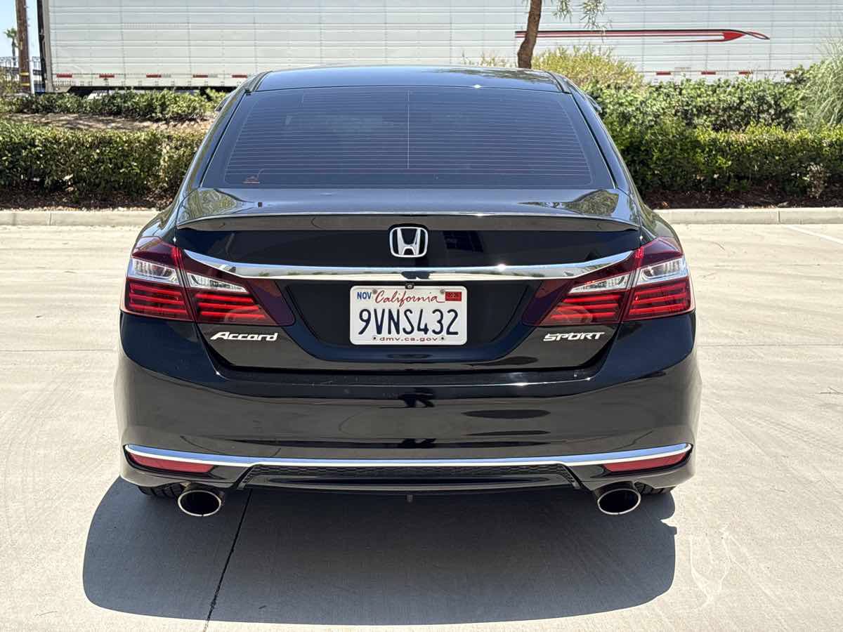 Used 2017 Honda Accord Sport image 4