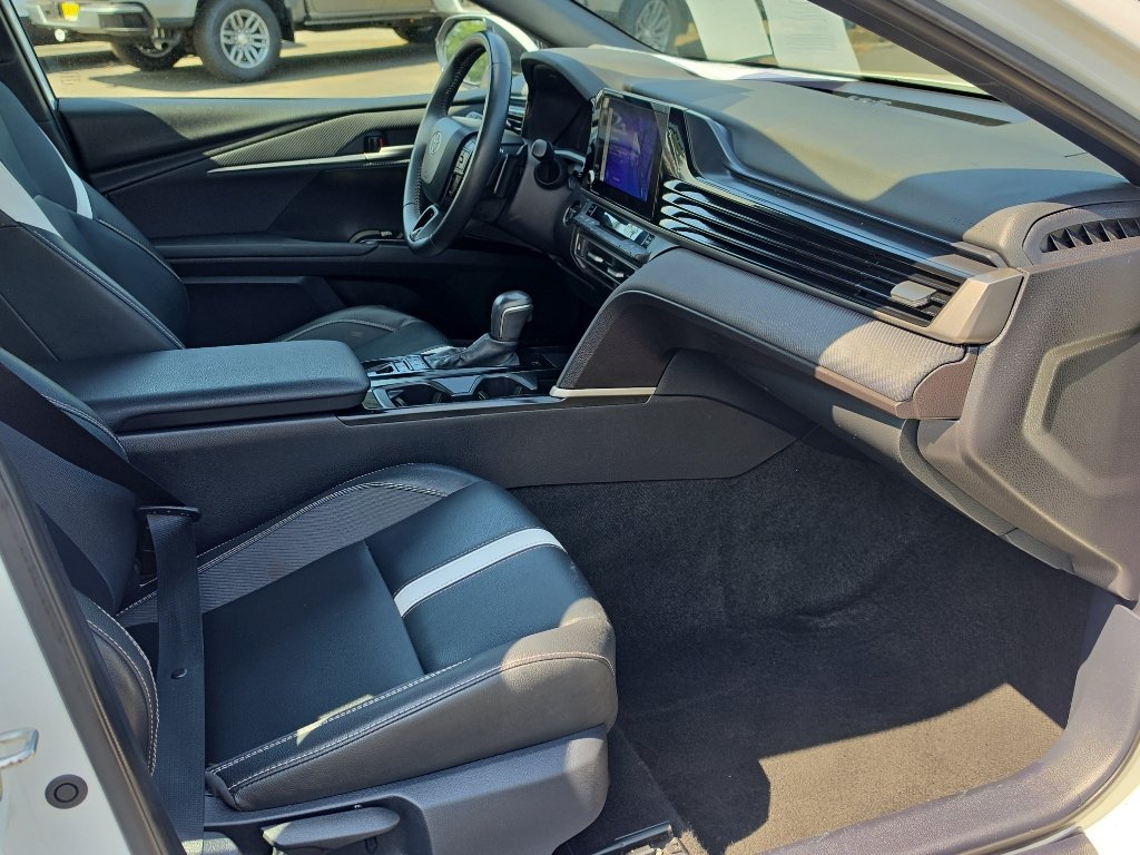 Used 2025 Toyota Camry SE FWD image 15