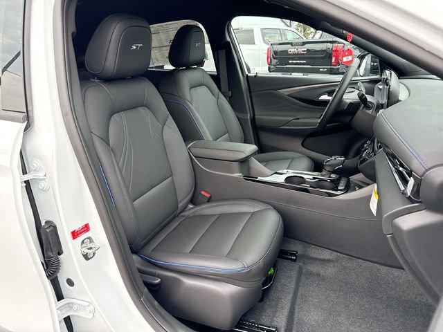New 2026 Buick Envista Sport Touring w/ Convenience I Package FWD image 24