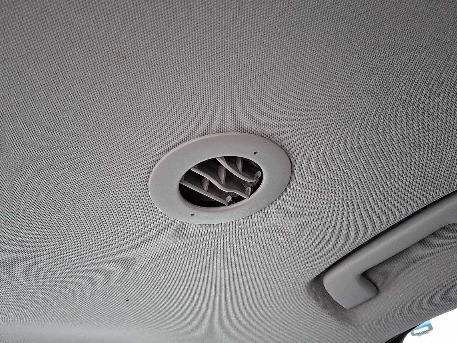 Used 2018 Chevrolet Traverse LT image 27