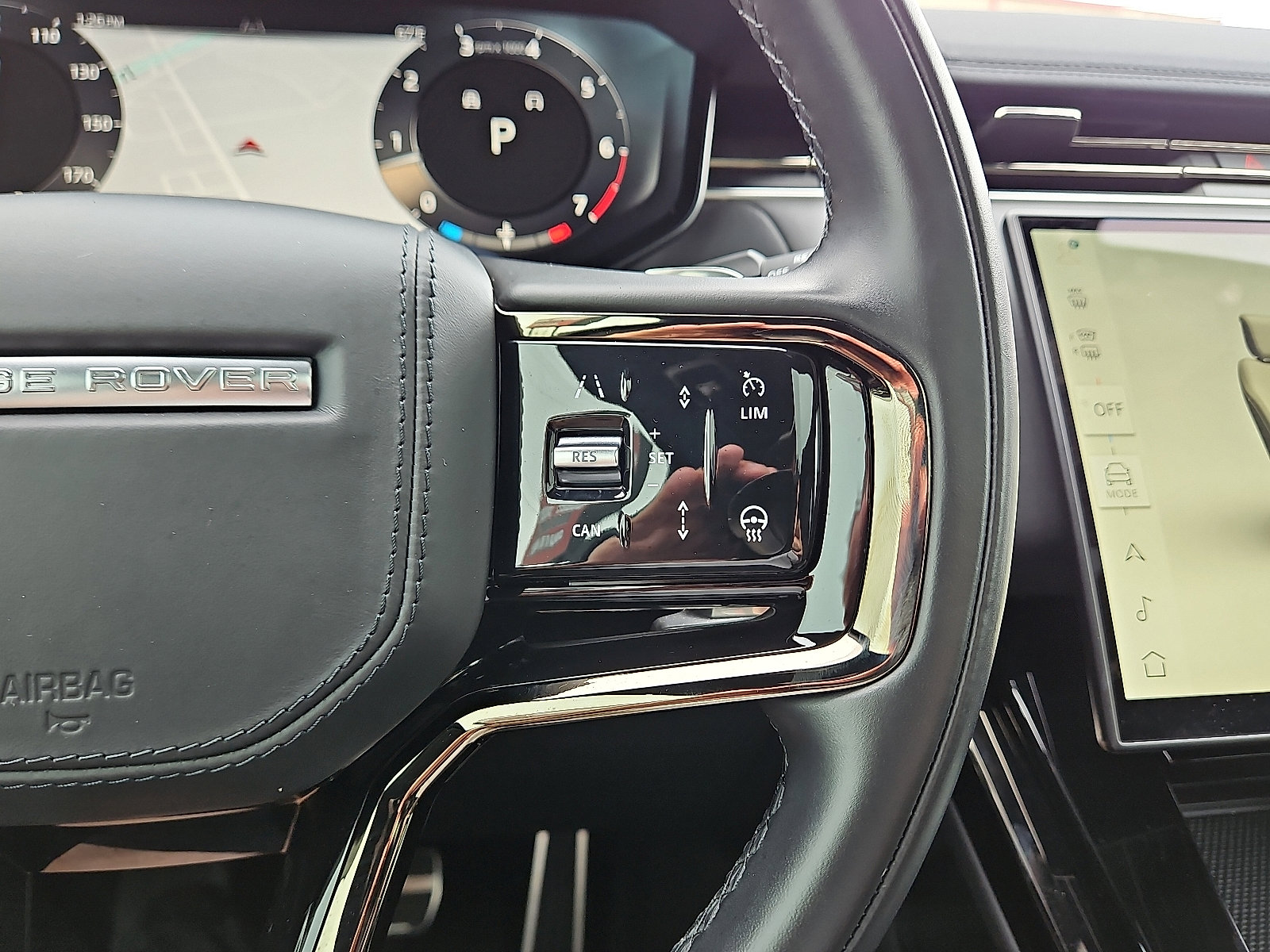 Used 2024 Land Rover Range Rover Sport Dynamic SE image 22