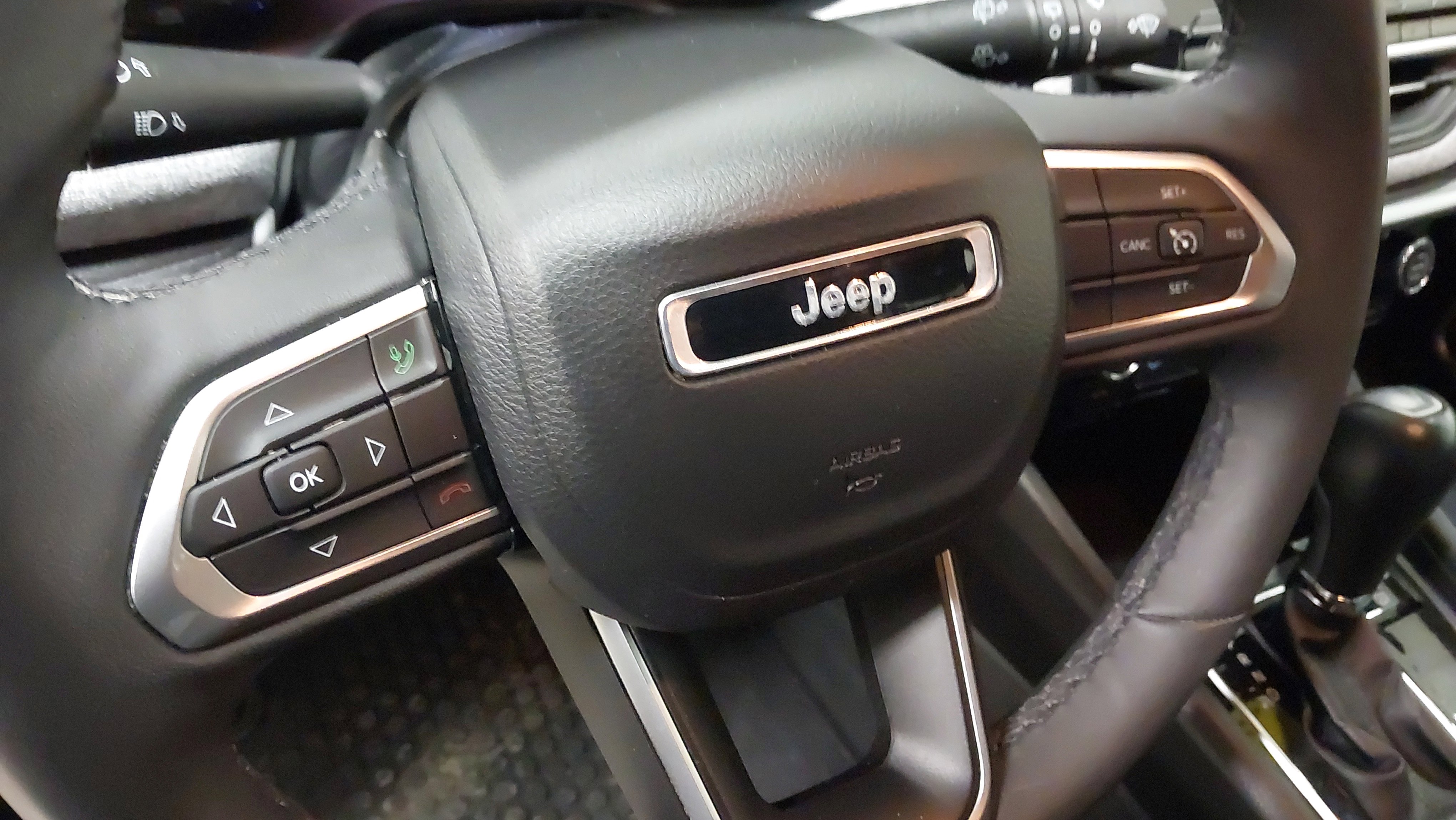 Used 2023 Jeep Compass Latitude w/ Convenience Group AWD/4WD image 23