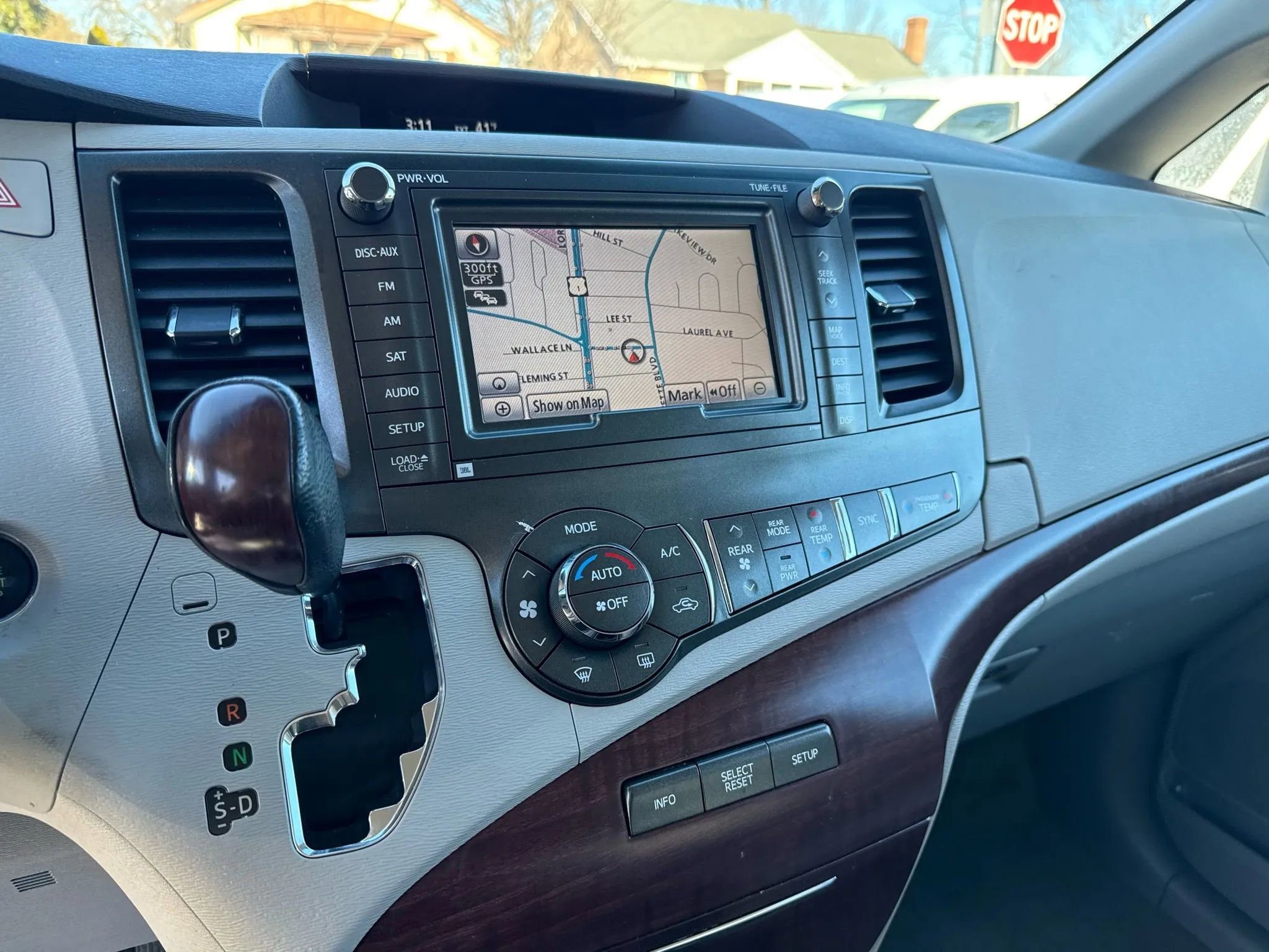 Used 2012 Toyota Sienna Limited image 23