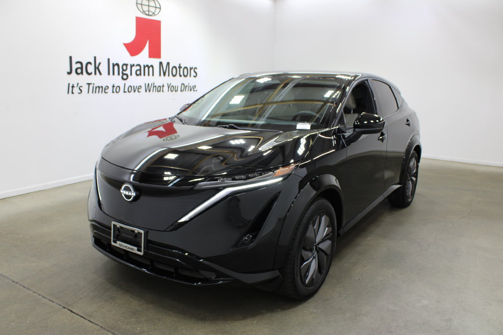 Used 2024 Nissan Ariya AWD image 2