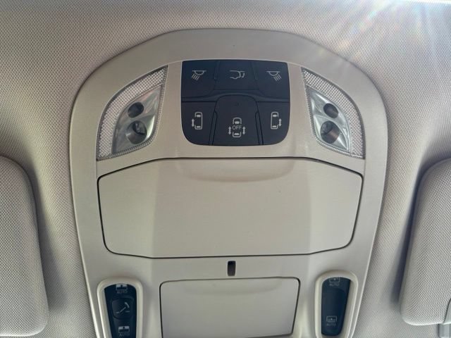 Used 2023 Chrysler Pacifica Limited FWD image 30