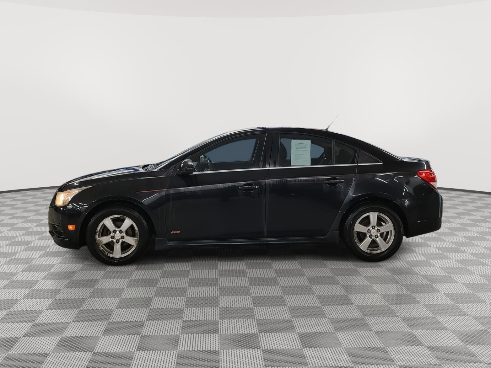 Used 2011 Chevrolet Cruze LT w/ RS Package FWD image 12