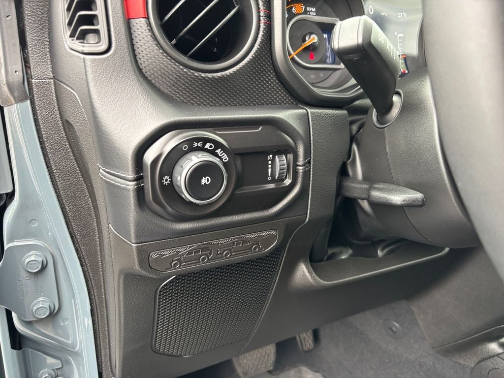 Used 2025 Jeep Wrangler Unlimited Rubicon AWD/4WD image 19