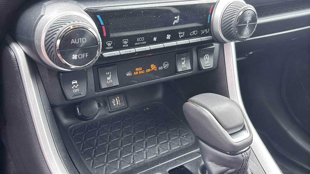 Used 2023 Toyota RAV4 XLE Premium AWD/4WD image 24