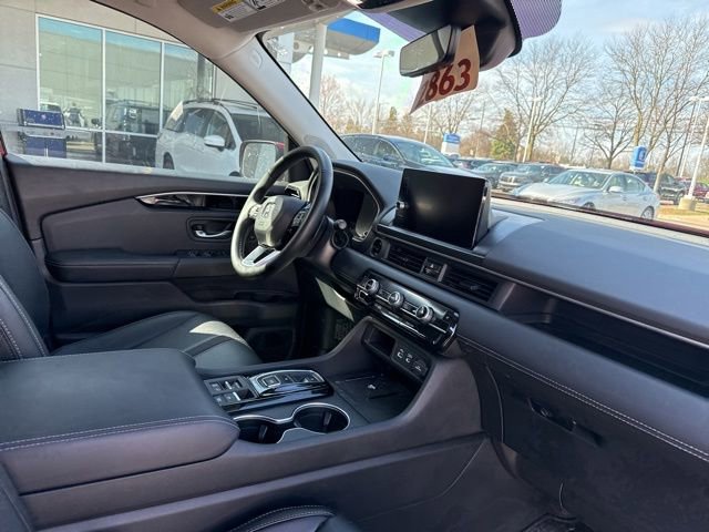 Used 2025 Honda Pilot Touring image 23