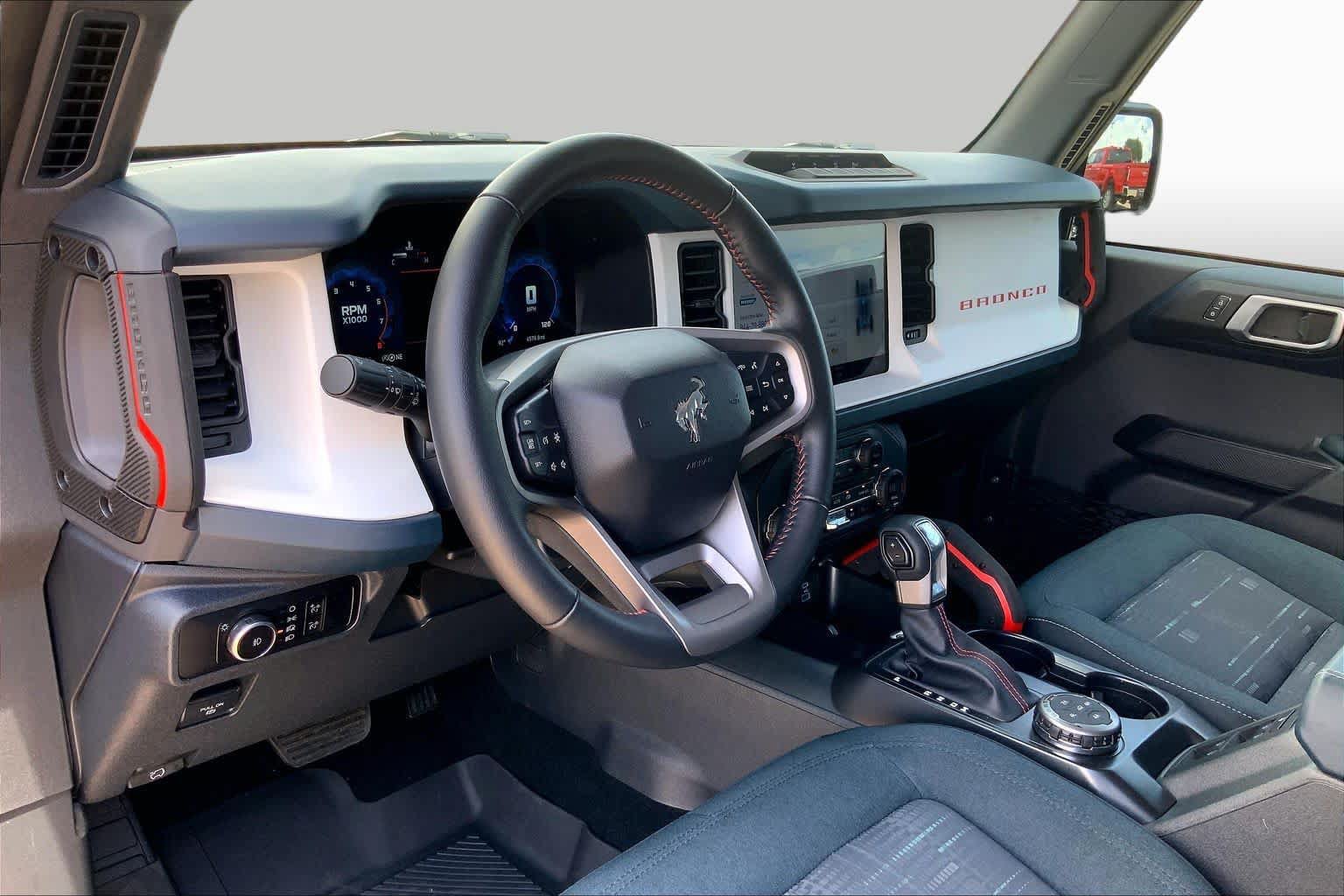 Used 2025 Ford Bronco Heritage Edition AWD/4WD image 17