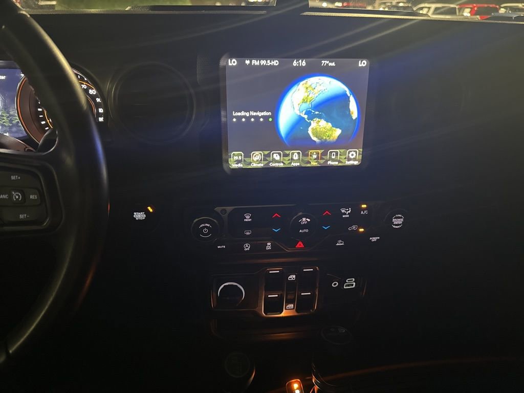 Used 2022 Jeep Gladiator Sport image 9