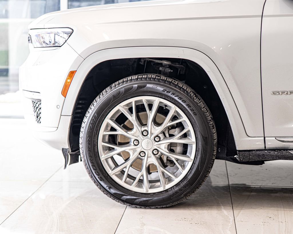 Used 2021 Jeep Grand Cherokee L Summit w/ Advanced Protech Group IV AWD/4WD image 9