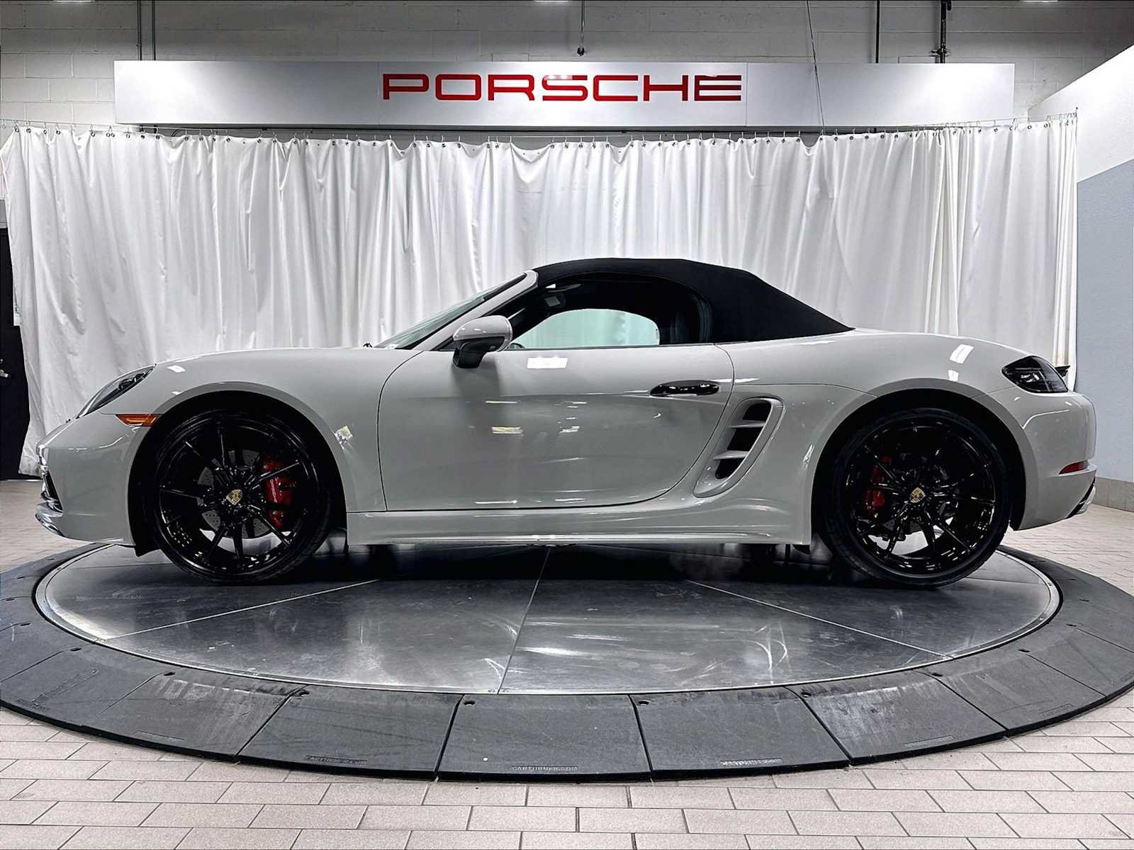 Used 2025 Porsche 718 Boxster S RWD image 2