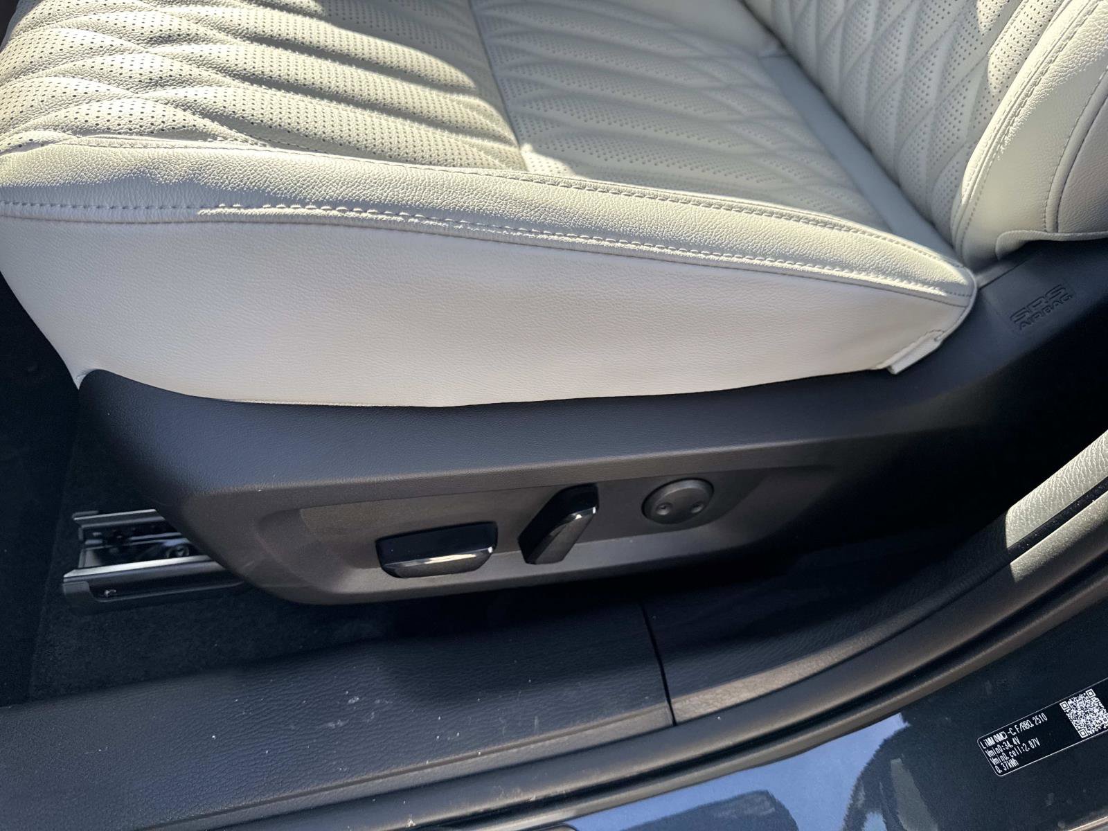 New 2026 Mitsubishi Outlander SEL image 13