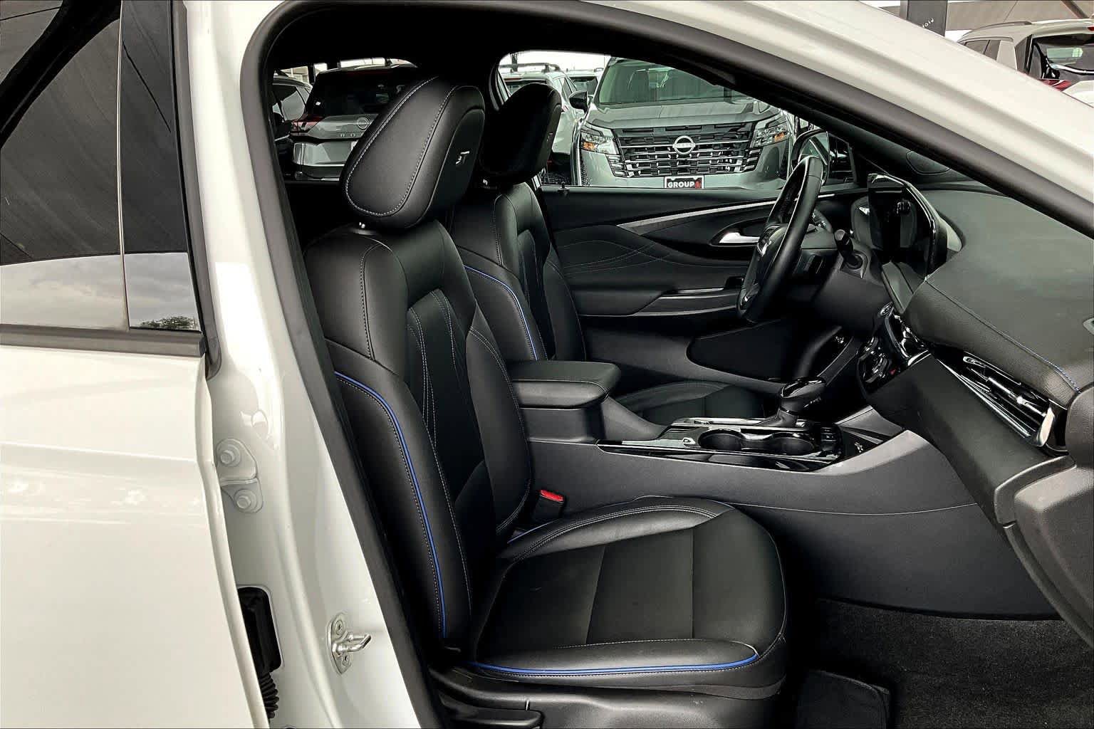 Used 2024 Buick Envista Sport Touring w/ Convenience II Package FWD image 9