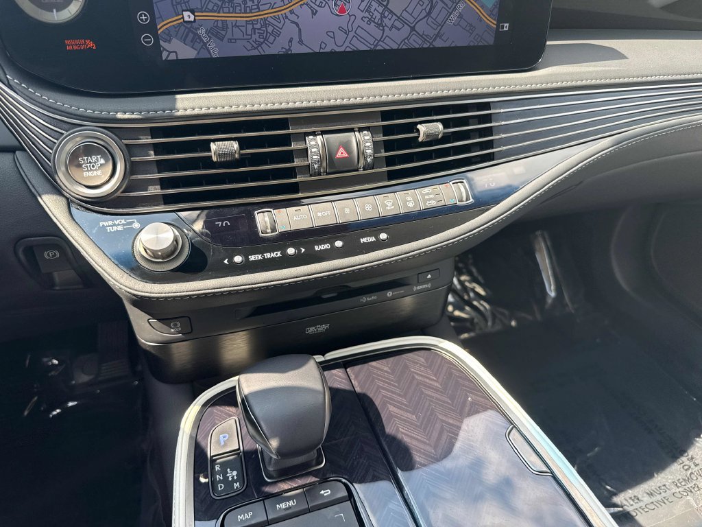 Used 2022 Lexus LS 500 w/ Interior Upgrade Package RWD image 22