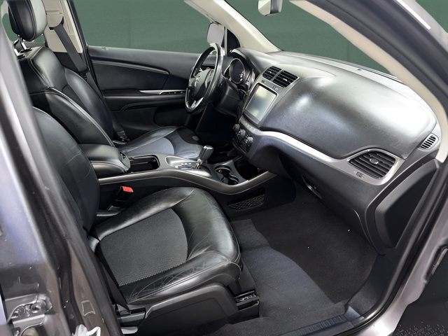 Used 2018 Dodge Journey Crossroad w/ Nav & Sun Group AWD/4WD image 17