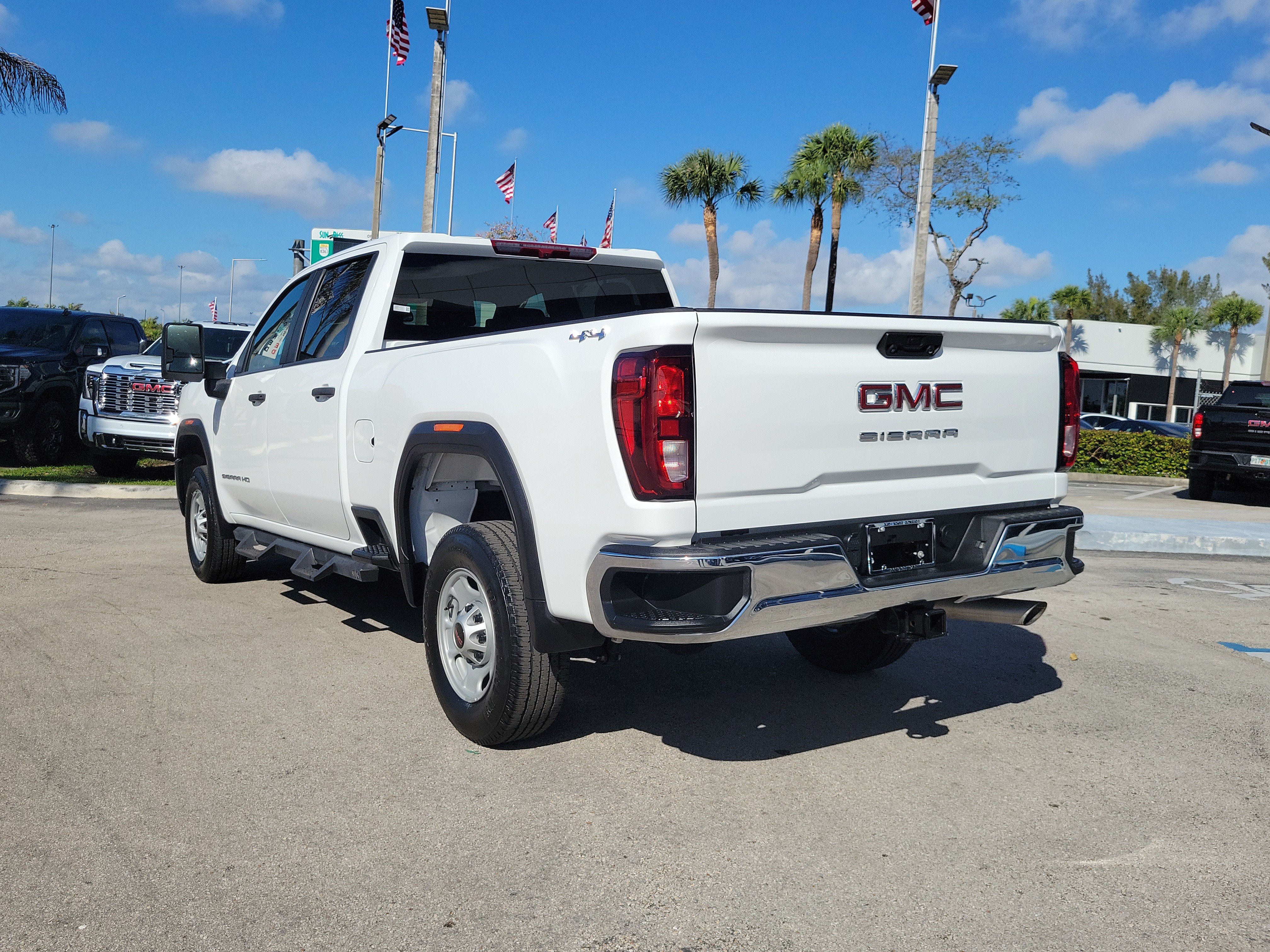 Used 2024 GMC Sierra 2500 Pro w/ Convenience Package AWD/4WD image 7