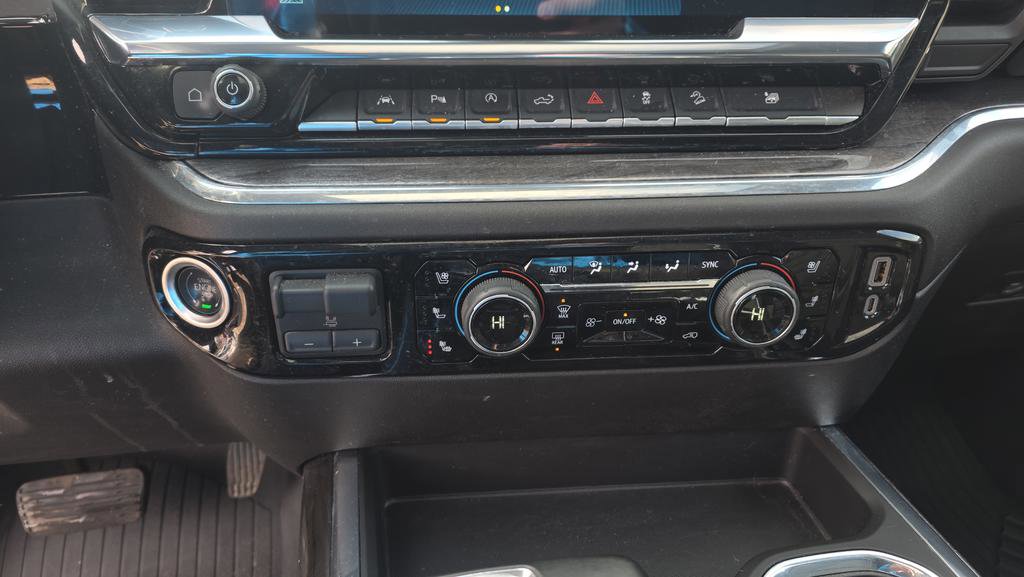 Used 2025 Chevrolet Silverado 1500 LTZ w/ LTZ Premium Package image 26