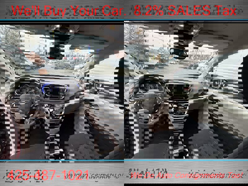 Used 2023 Chrysler Voyager LX image 16