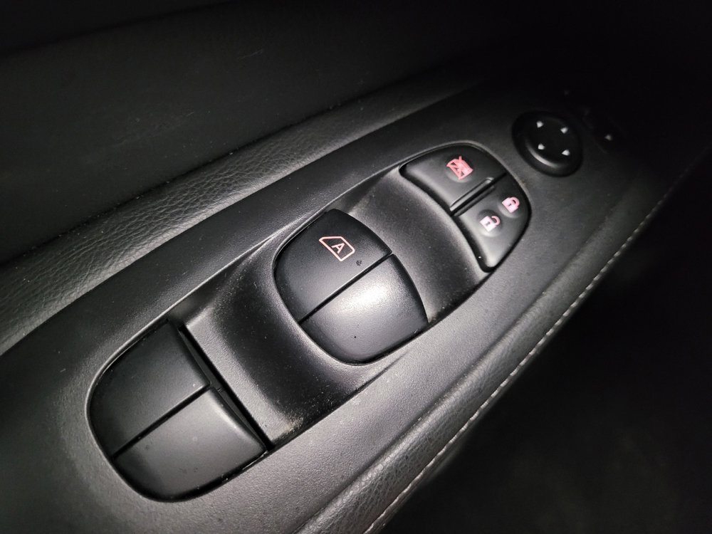 Used 2020 Nissan Pathfinder S AWD/4WD image 27