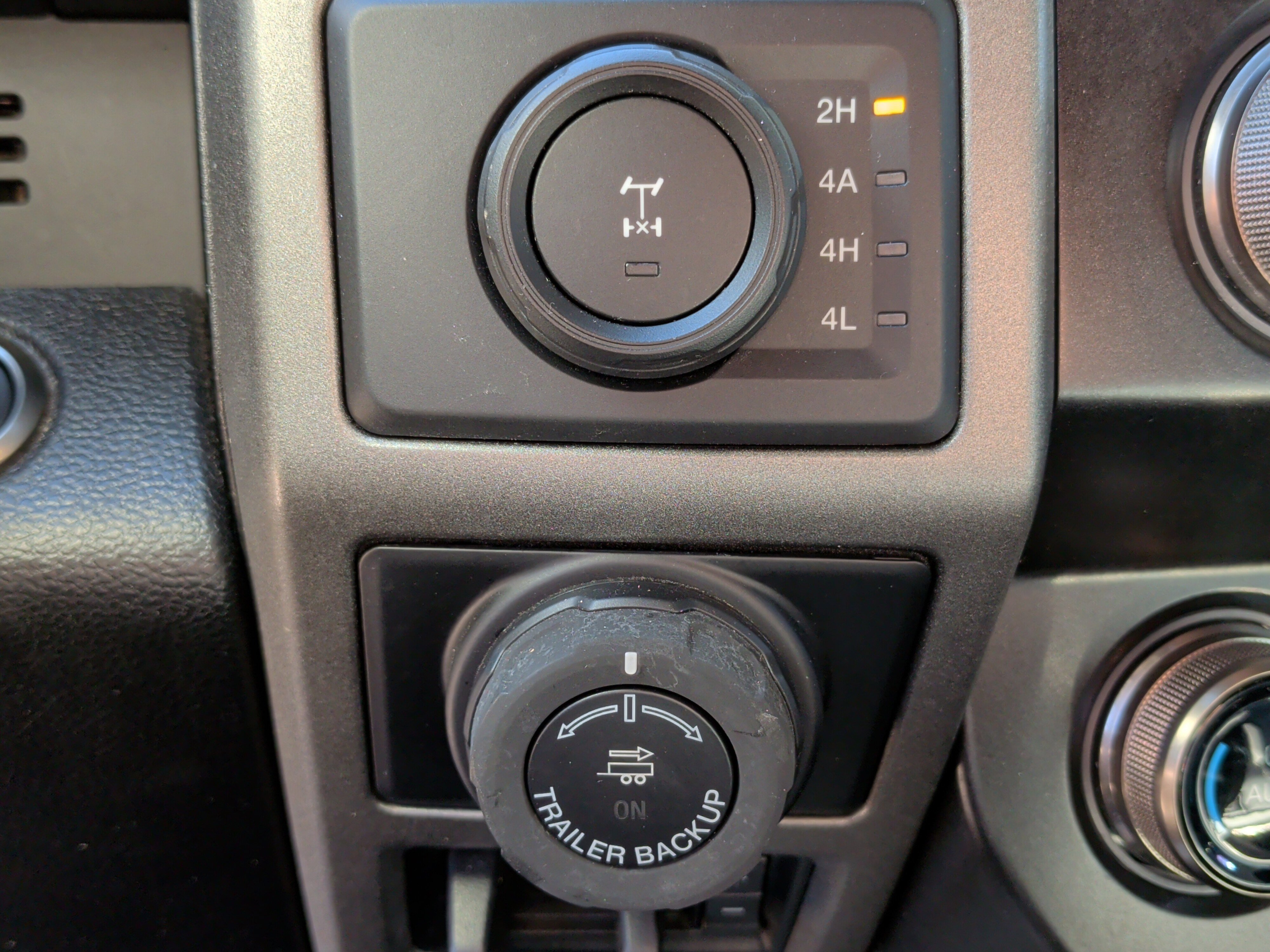 Used 2019 Ford F150 Raptor w/ Equipment Group 802A Luxury image 35