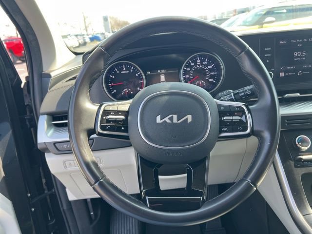 Used 2024 Kia Carnival LX FWD image 14