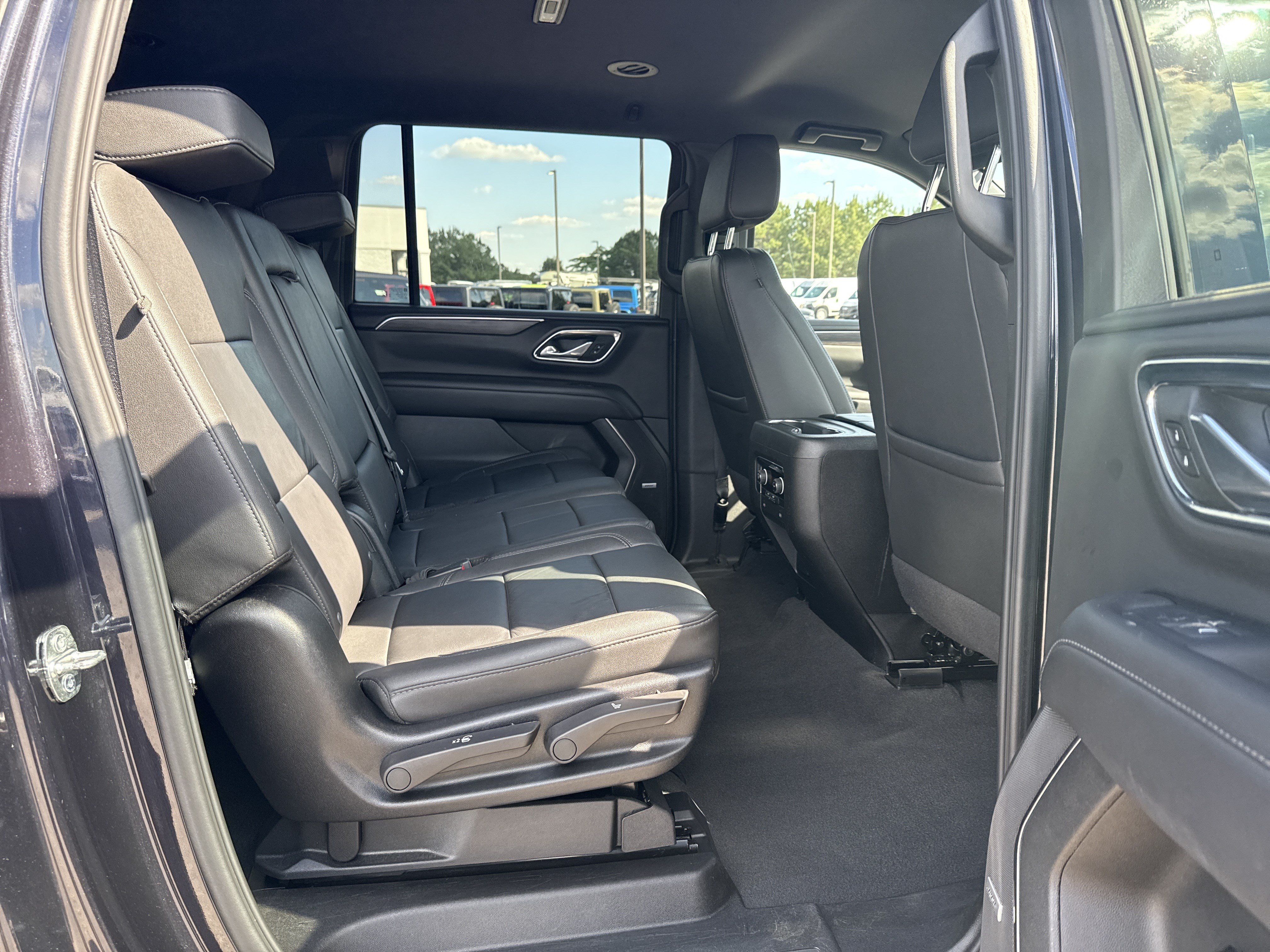 Used 2024 Chevrolet Suburban LT AWD/4WD image 16