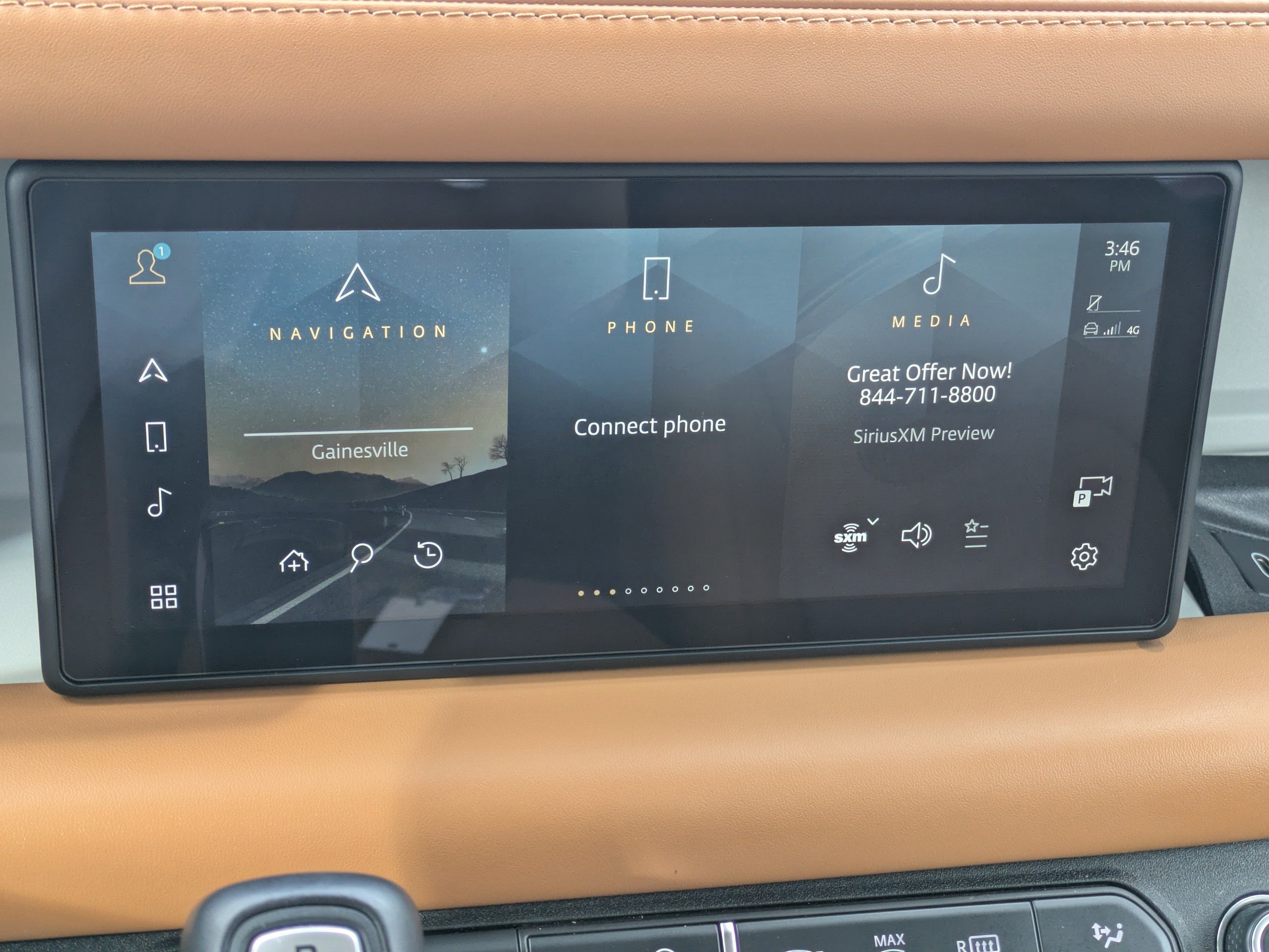 Used 2024 Land Rover Defender 110 SE image 21