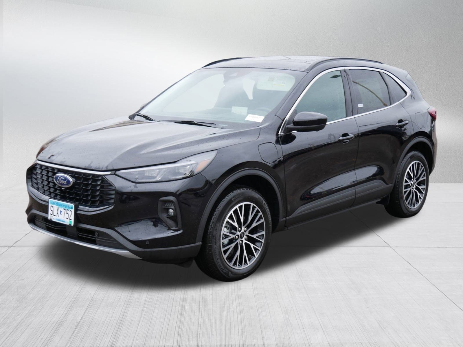 Used 2025 Ford Escape SE w/ PHEV Premium Package FWD image 3