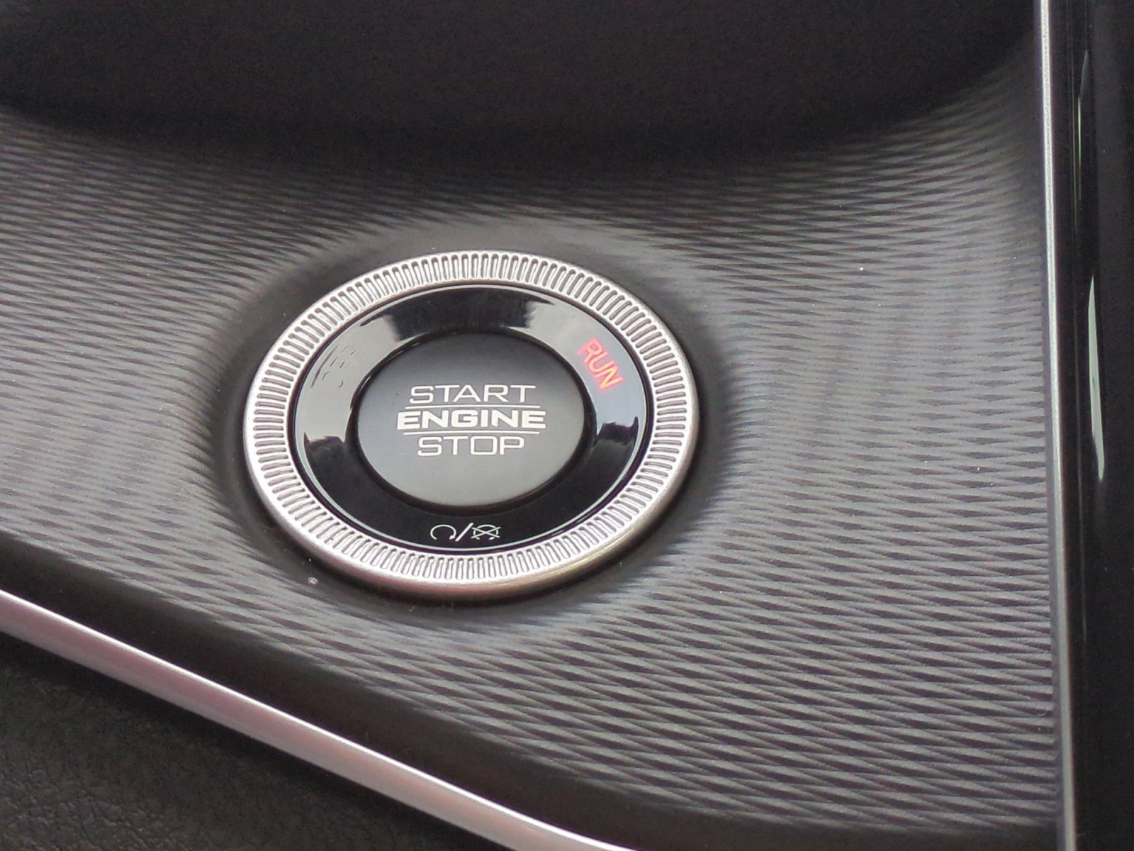 New 2025 Jeep Grand Cherokee Altitude image 29