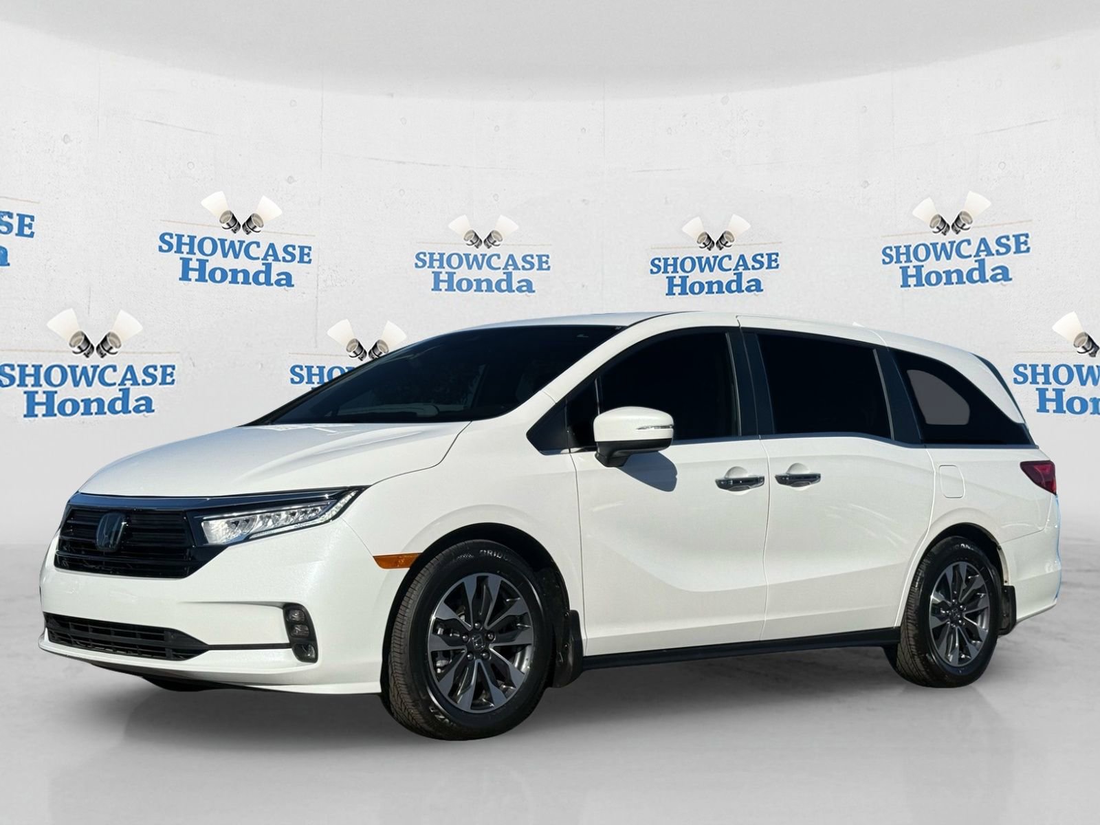 Used 2024 Honda Odyssey EX-L image 2