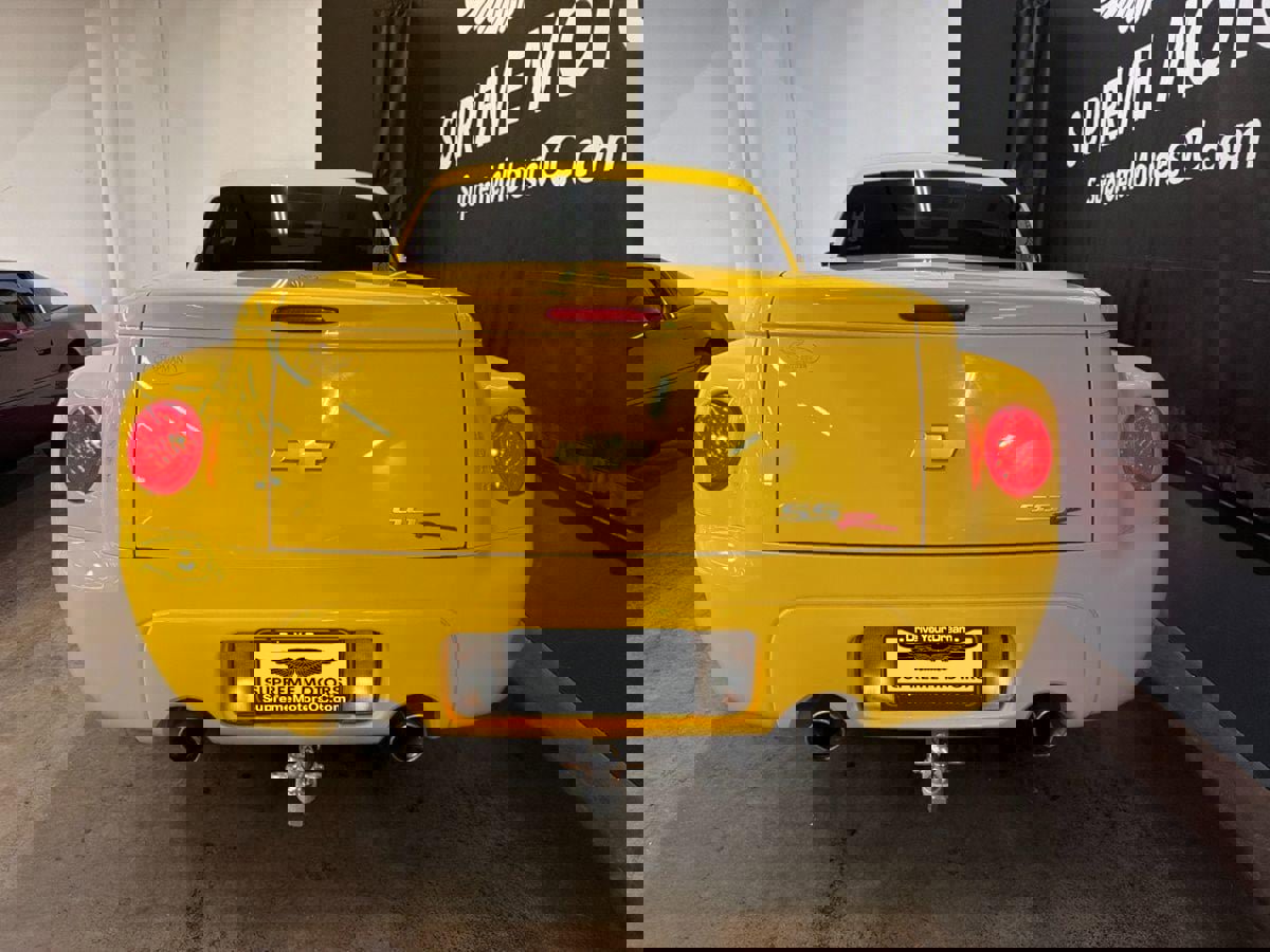 Used 2005 Chevrolet SSR w/ Preferred Equipment Group image 17