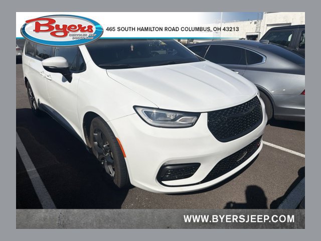 Used 2023 Chrysler Pacifica Touring-L w/ Uconnect Theater Family Group